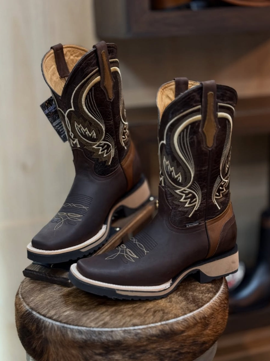 Retro High-top Embroidered Wide-toe Western Cowboy Boots