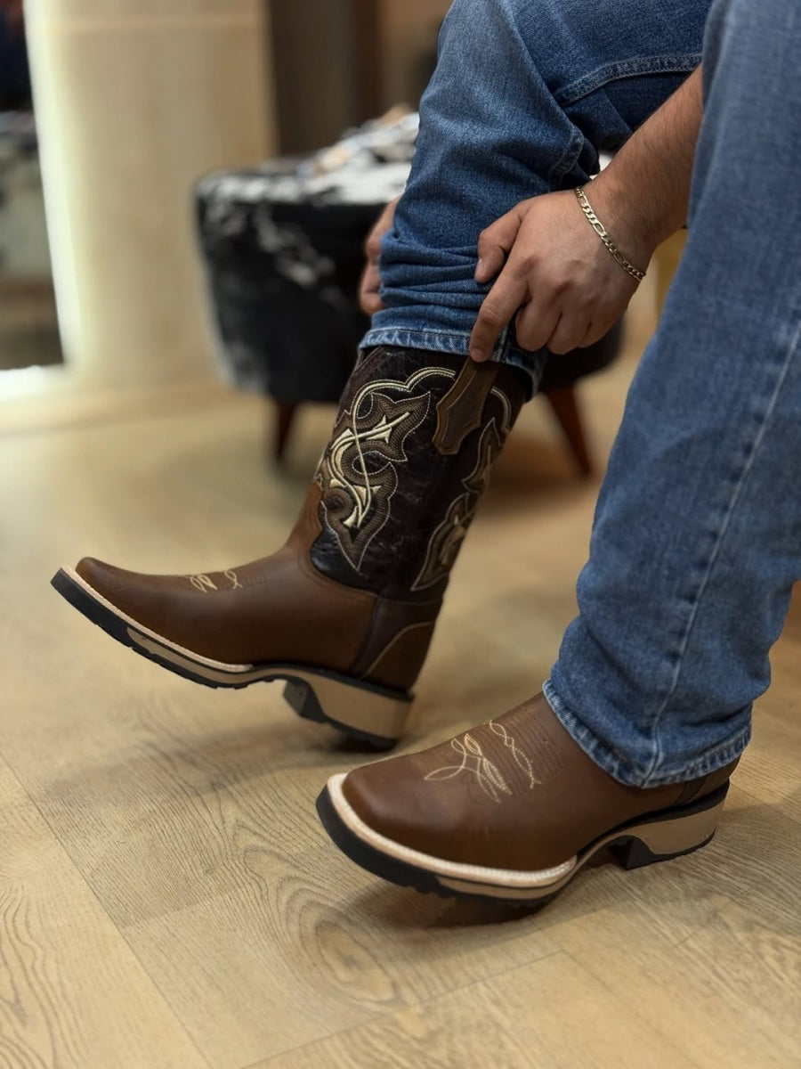 Retro High-top Embroidered Wide-toe Western Cowboy Boots